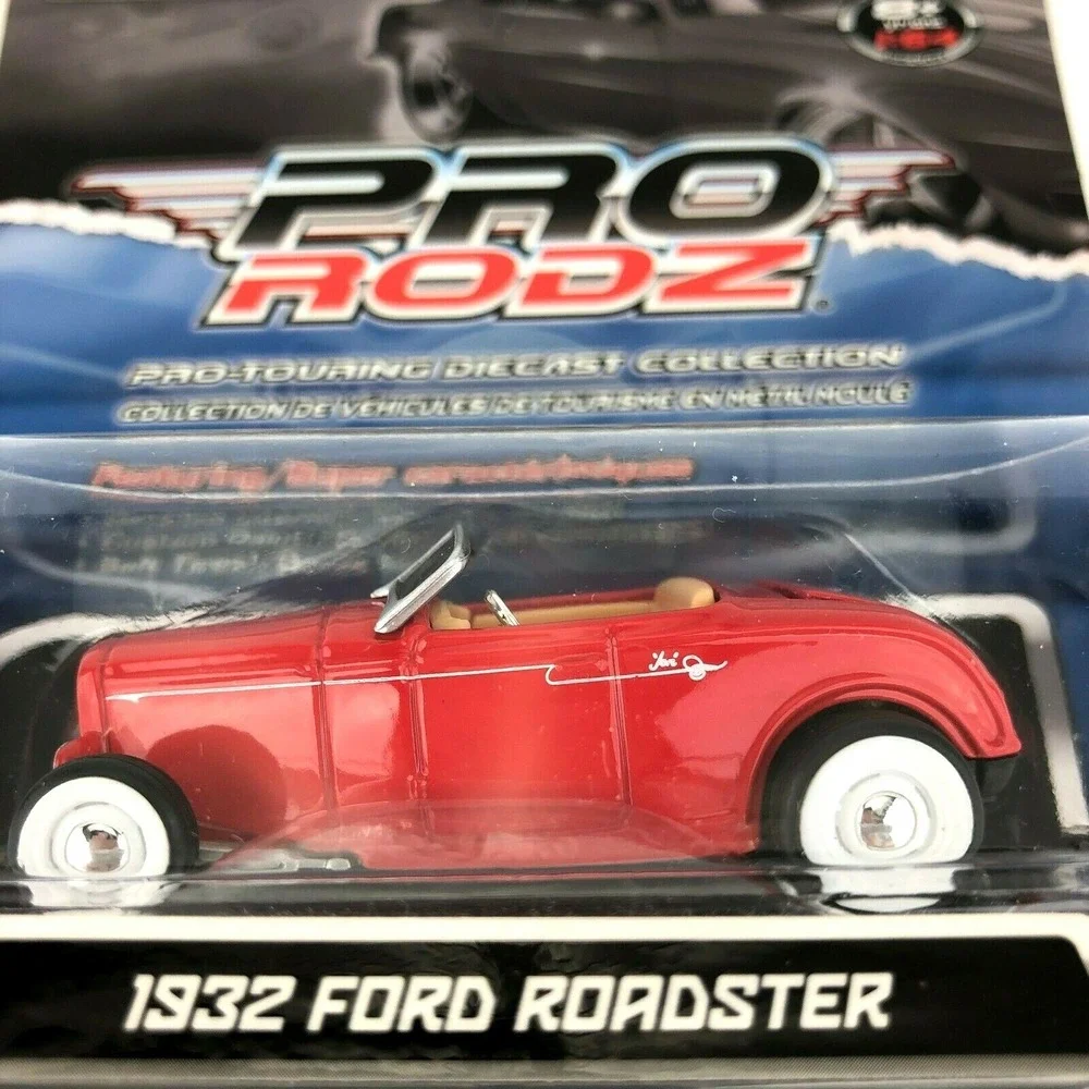 Maisto Pro RodZ‎ 1932 '32 Ford Roadster Car Red Die Cast 1/64 Scale Rumble Seat